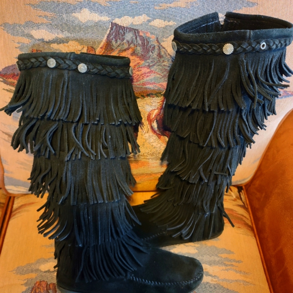 Minnetonka moccasins Boots